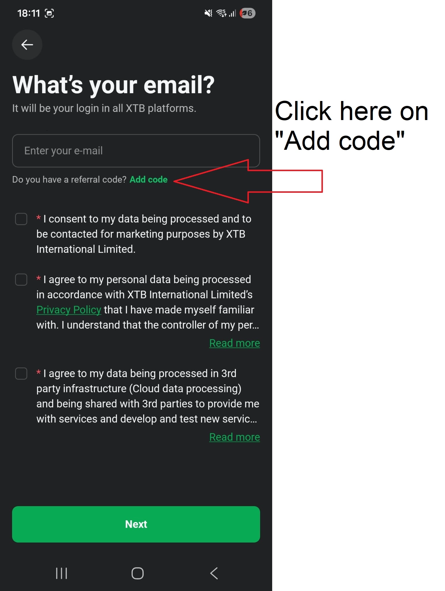 XTB app screenshot showing where to enter your XTB referral code.