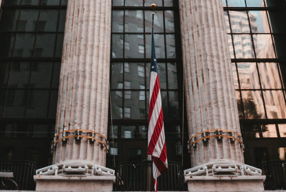 Making the Best Choice between Stocks and Bitcoin Trading